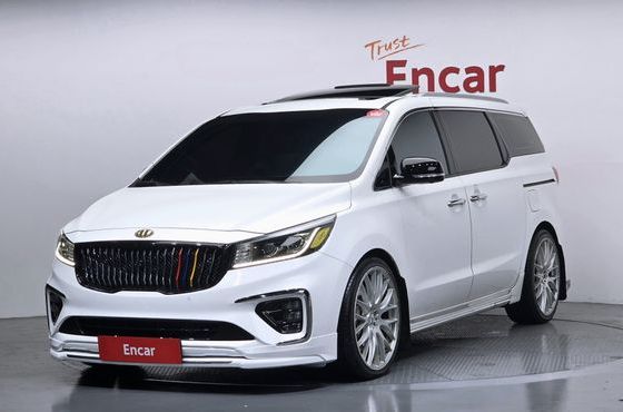 Kia Carnival 7-Seater Limousine VIP — пробег 140 983 км — фото 1 из 5