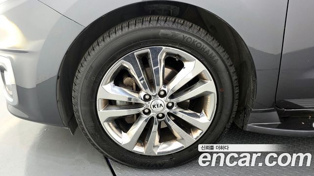 Kia Carnival из Кореи Encar