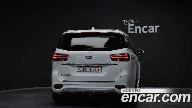 Kia Carnival из Кореи Encar