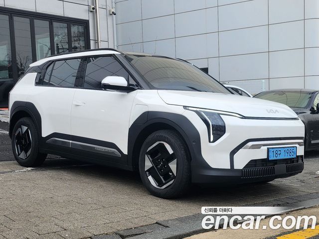 Kia EV3 Long Range 2WD Earth — пробег 700 км — фото 2 из 5