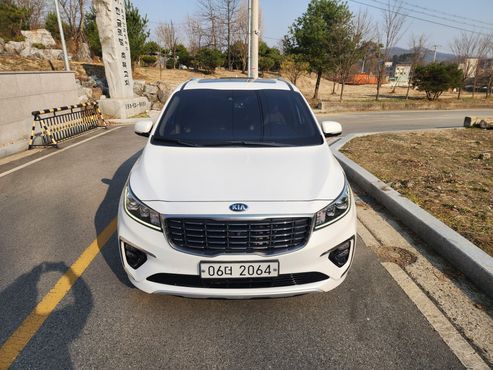Kia Carnival 9-Seater Noblesse Special — пробег 92 497 км — фото 2 из 5