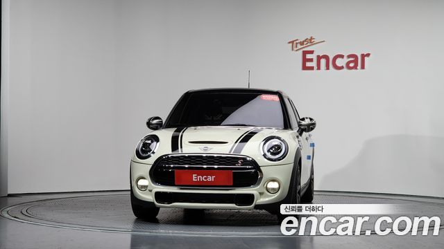 Mini Cooper 5Door Standard 3rd — пробег 28 679 км — фото 3 из 5