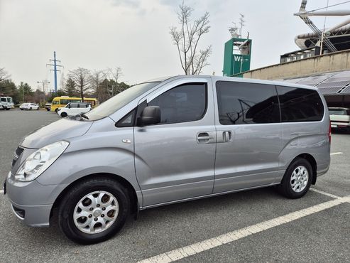 Hyundai Starex 12-Seater Wagon CVX Deluxe — пробег 205 167 км — фото 2 из 5