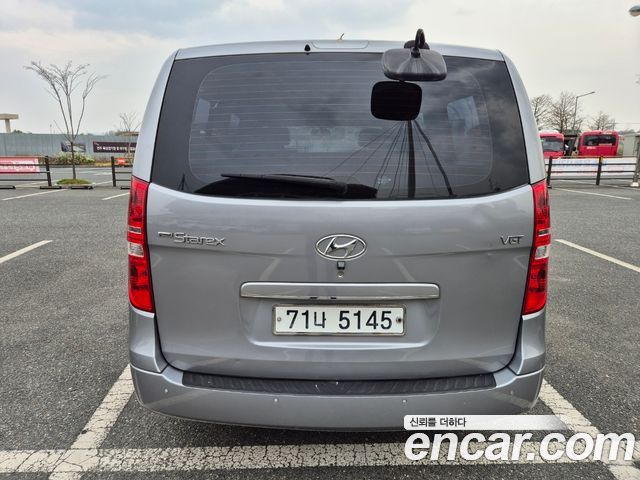 Hyundai Starex 12-Seater Wagon CVX Deluxe — пробег 205 167 км — фото 4 из 5