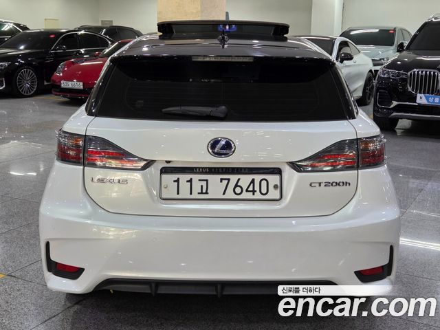 Lexus CT200h 1.8 Supreme ZWA10 — пробег 152 147 км — фото 4 из 5