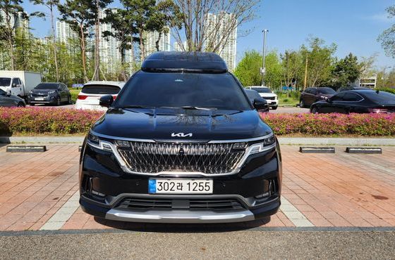 Kia Carnival 7-Seater Hi-Limousine Signature — пробег 21 909 км — фото 3 из 5