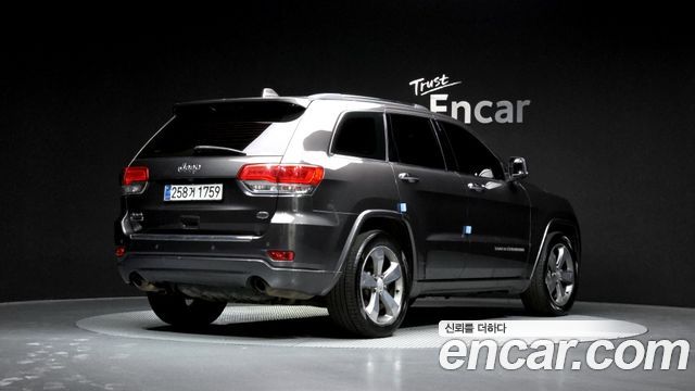 Jeep Cherokee 3.0 Diesel Overland WK2 — пробег 179 204 км — фото 2 из 5