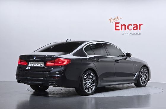 BMW 5-Series 530i M Sport Package Plus — пробег 64 122 км — фото 2 из 5