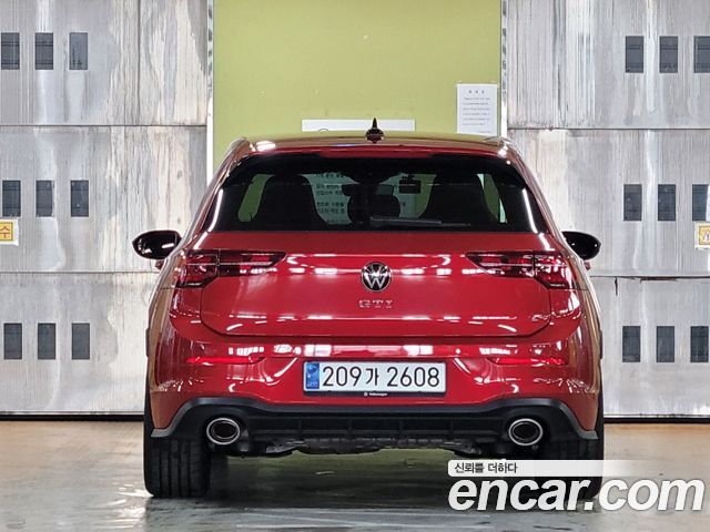 Volkswagen Golf 2.0 GTI — пробег 2 100 км — фото 4 из 5