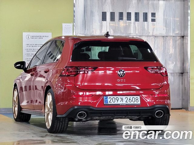 Volkswagen Golf 2.0 GTI — пробег 2 100 км — фото 5 из 5