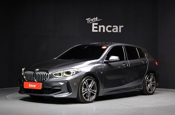 BMW 1-Series 120i M Sports — пробег 21 121 км — фото 1 из 5