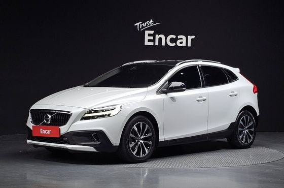 Volvo V40 D3 — пробег 58 342 км — фото 1 из 5