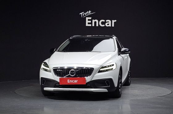 Volvo V40 D3 — пробег 58 342 км — фото 3 из 5