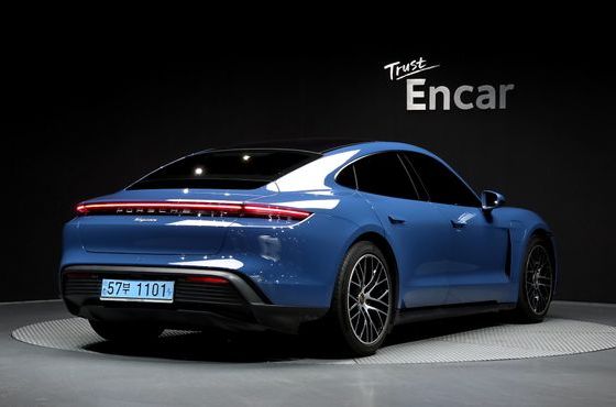 Porsche Taycan Base — пробег 22 436 км — фото 2 из 5