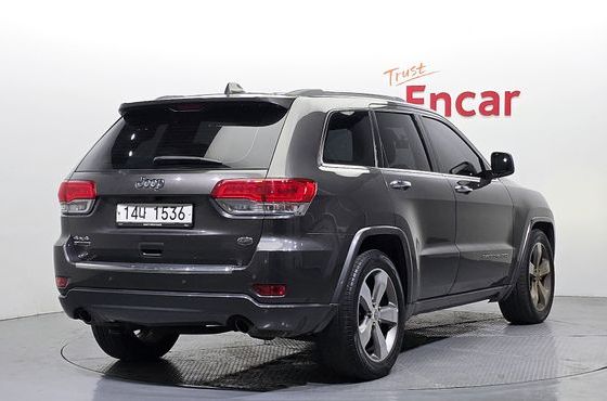 Jeep Cherokee 3.0 Diesel Overland WK2 — пробег 179 510 км — фото 2 из 5