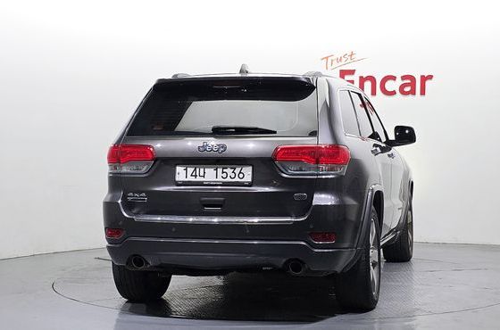 Jeep Cherokee 3.0 Diesel Overland WK2 — пробег 179 510 км — фото 4 из 5