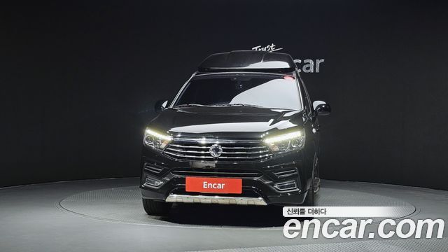 Ssangyong KORANDO 4WD Chateau 9-seater High-roof — пробег 62 934 км — фото 3 из 5