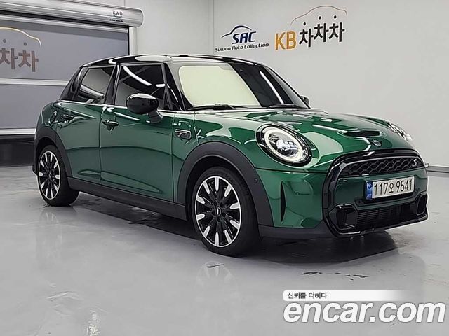 Mini Cooper 5Door Classic Third Generation — пробег 23 046 км — фото 2 из 5