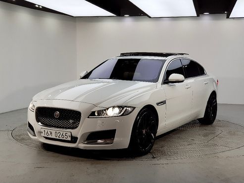 Jaguar XF 20d Prestige — пробег 164 000 км — фото 1 из 5
