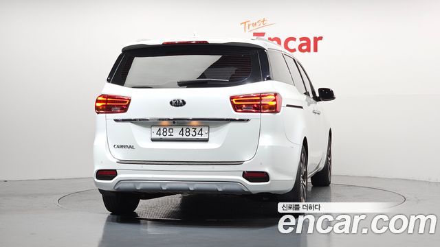 Kia Carnival из Кореи Encar