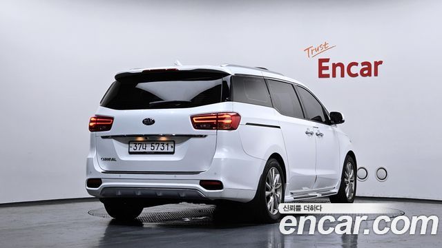 Kia Carnival 9-Seater Noblesse Special — пробег 44 464 км — фото 2 из 5