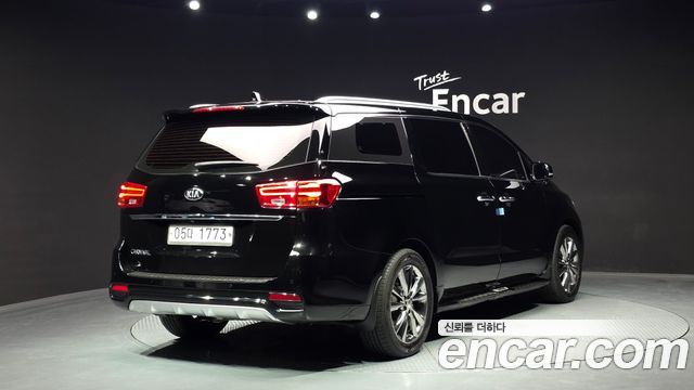 Kia Carnival из Кореи Encar