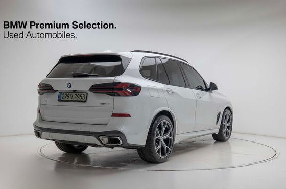 BMW X5 xDrive 40i M Sport — пробег 4 489 км — фото 2 из 5