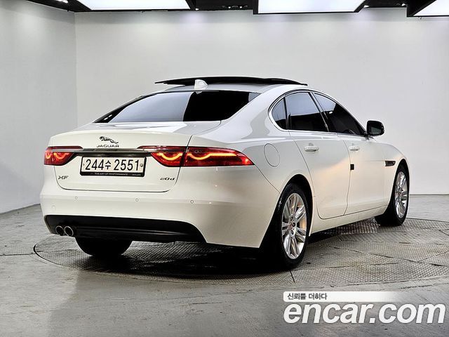 Jaguar XF 20d Portfolio — пробег 117 971 км — фото 4 из 5
