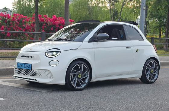 Fiat 500 Abarth — пробег 1 433 км — фото 1 из 5