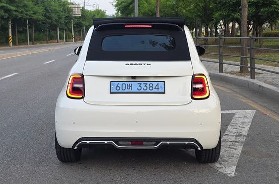 Fiat 500 Abarth — пробег 1 433 км — фото 4 из 5