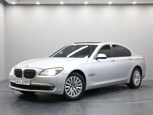 BMW 7-Series 740i — пробег 240 000 км — фото 1 из 5
