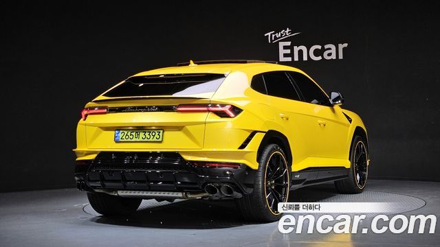 Lamborghini Urus из Кореи Encar