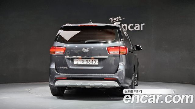 Kia Carnival из Кореи Encar