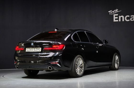 BMW 3-Series 330e Luxury — пробег 101 435 км — фото 2 из 5