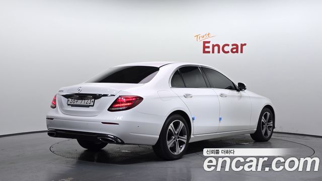 Mercedes-Benz E-Class из Кореи Encar