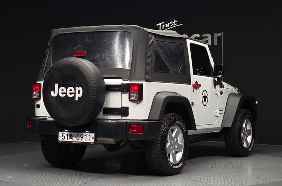 Jeep Wrangler 3.6 Sport 2Door — пробег 83 792 км — фото 2 из 5