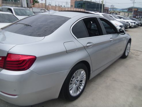 BMW 5-Series 520d — пробег 180 491 км — фото 5 из 5