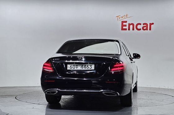 Mercedes-Benz E-Class E200 Avantgarde — пробег 192 380 км — фото 4 из 5