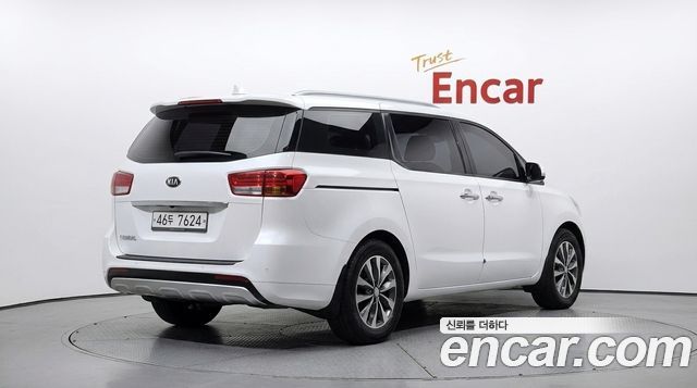 Kia Carnival 9-seater Luxury — пробег 290 333 км — фото 2 из 5