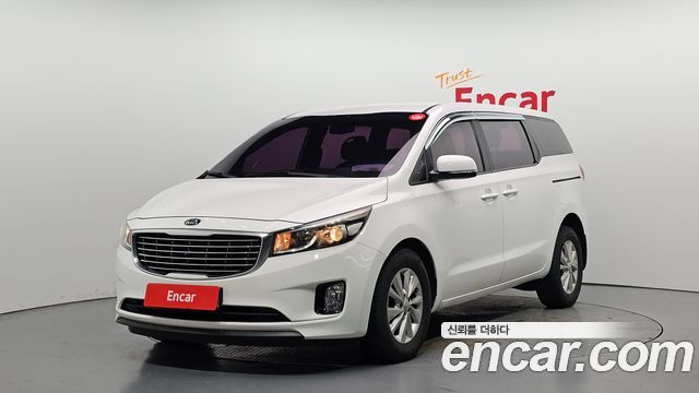 Kia Carnival 11-seater Deluxe — пробег 291 026 км — фото 1 из 5