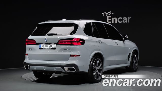 BMW X5 xDrive 40i M Sport — пробег 4 244 км — фото 2 из 5