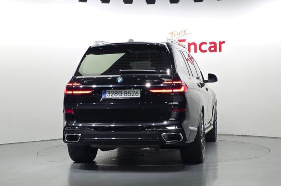 BMW X7 xDrive 40i M Sport 6STR — пробег 17 073 км — фото 4 из 5
