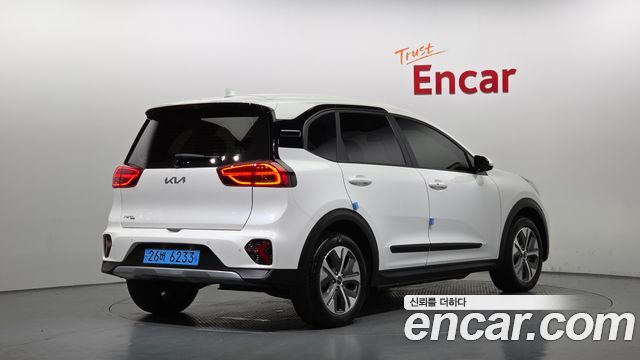 Kia Niro Earth — пробег 28 300 км — фото 2 из 5