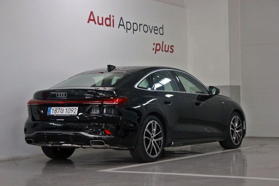 Audi A5 40 TFSI Quattro S Line — пробег 1 350 км — фото 2 из 5