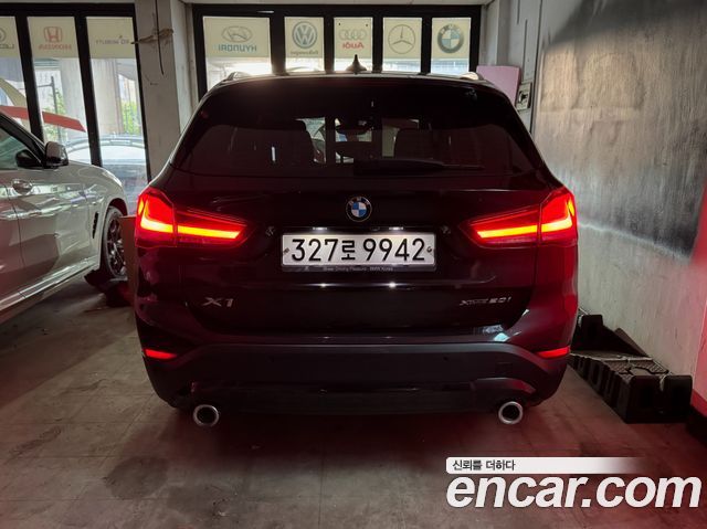BMW X1 xDrive 20i Advantage — пробег 25 279 км — фото 4 из 5