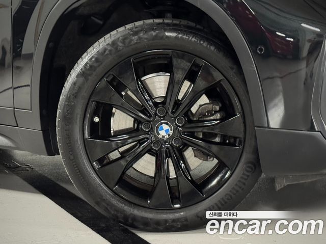 BMW X1 xDrive 20i Advantage — пробег 25 279 км — фото 5 из 5