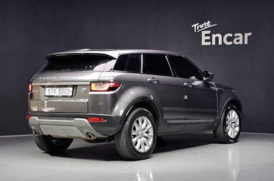 Land Rover Range Rover Evoque 2.0 TD4 SE — пробег 71 817 км — фото 2 из 5