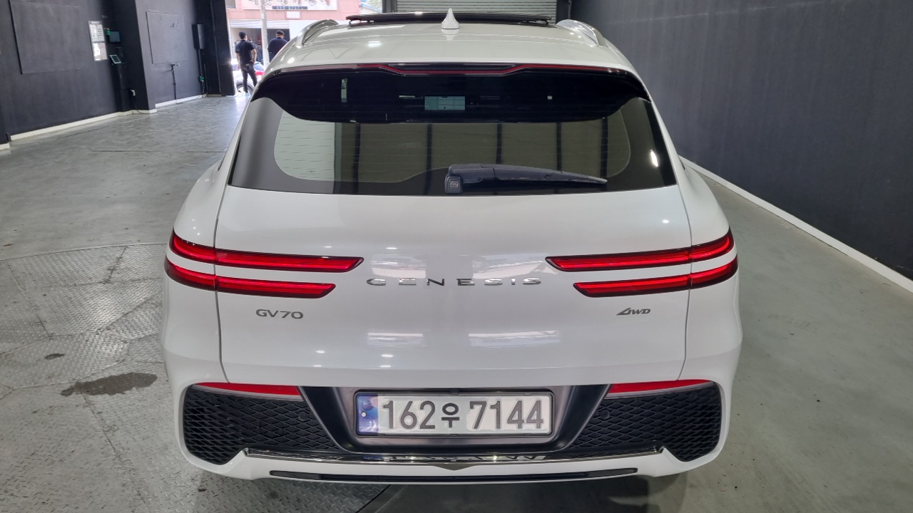 Genesis GV70 из Кореи Encar