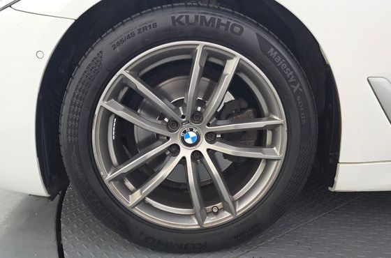 BMW 5-Series 520d M Sport Package Plus — пробег 101 939 км — фото 5 из 5