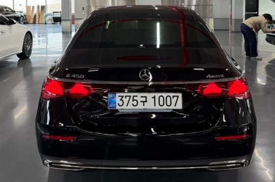 Mercedes-Benz E-Class E450 4MATIC Exclusive — пробег 3 900 км — фото 4 из 5